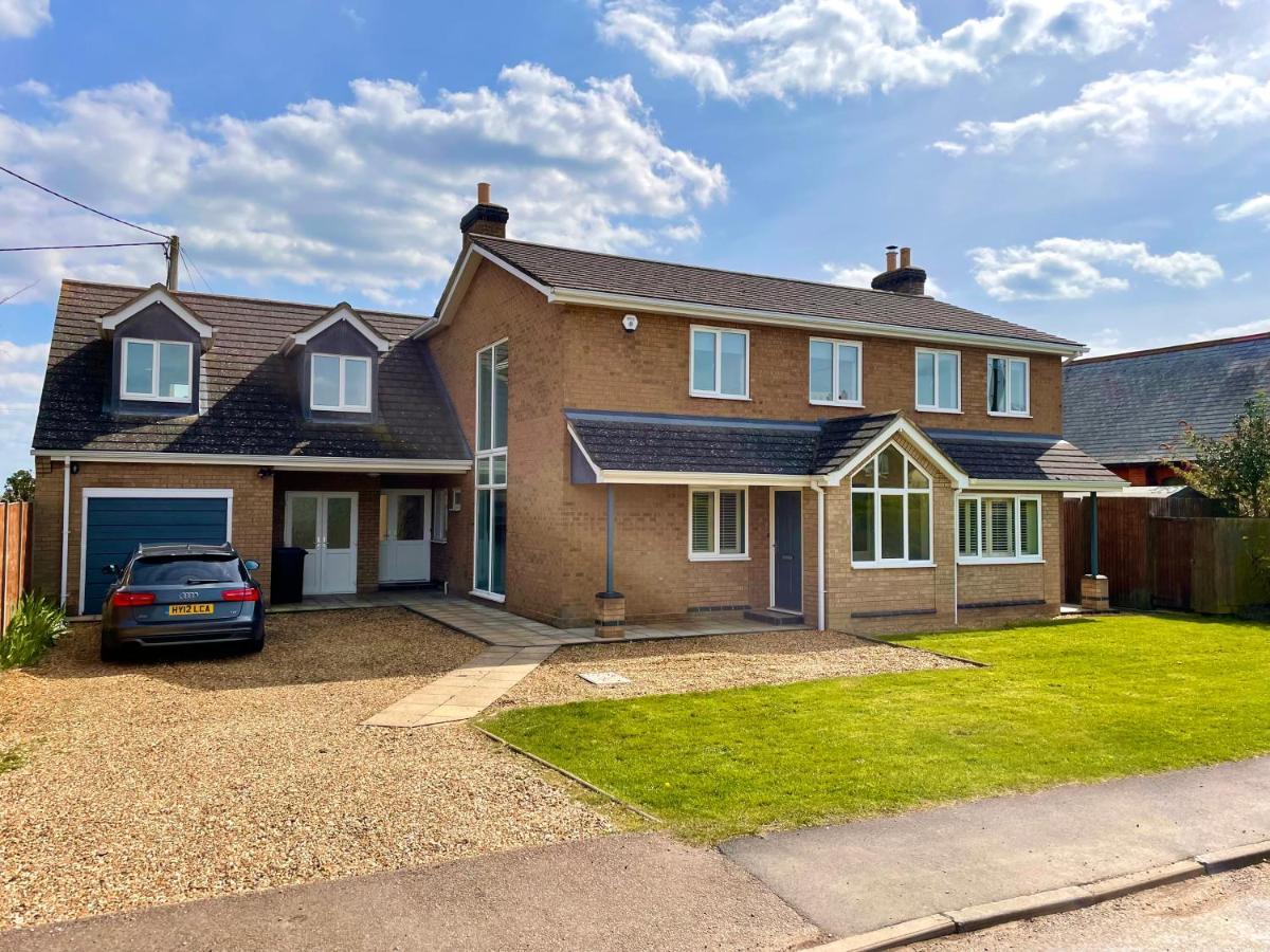Executive Home With Plenty Of Room Или Экстерьер фото